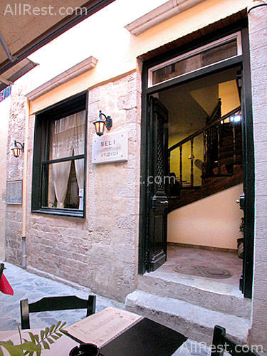 Neli Studios Hotel 8